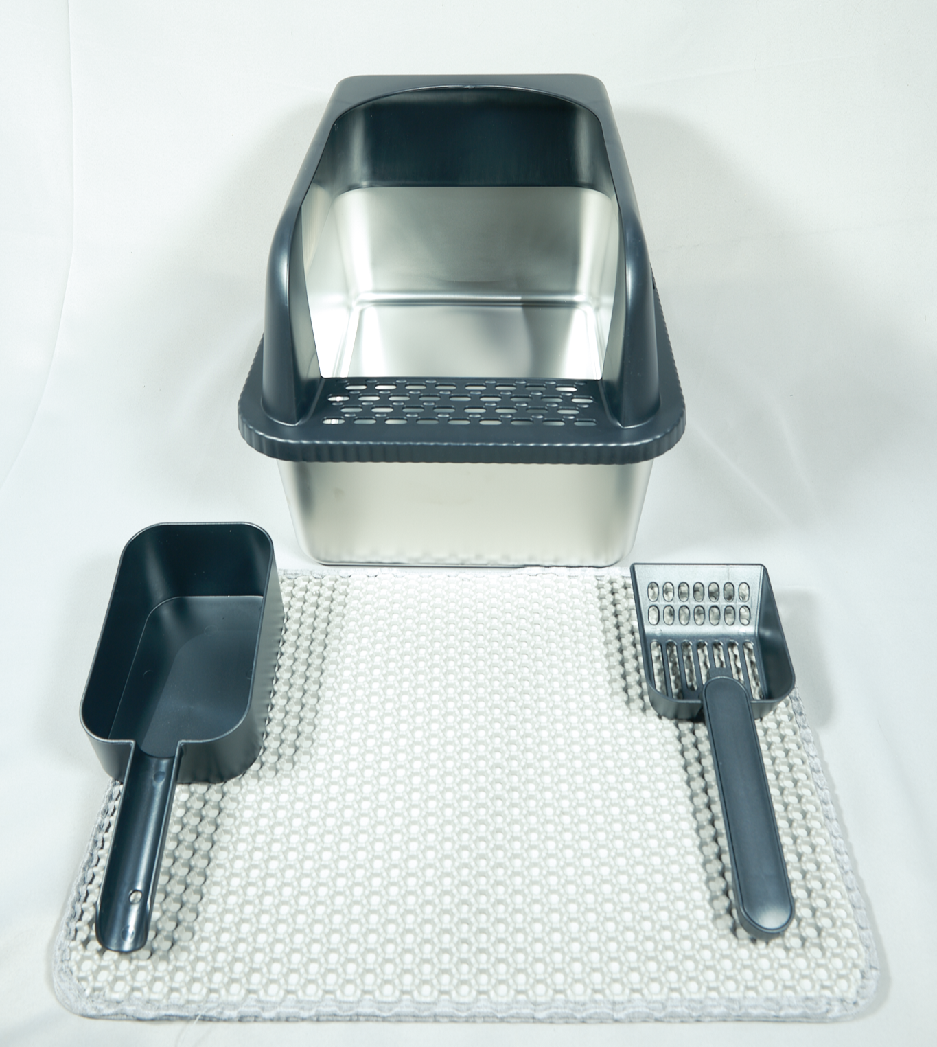 The Clean Getaway | Stainless Steel Cat Litter Box with High Walls, Scoop & Mat