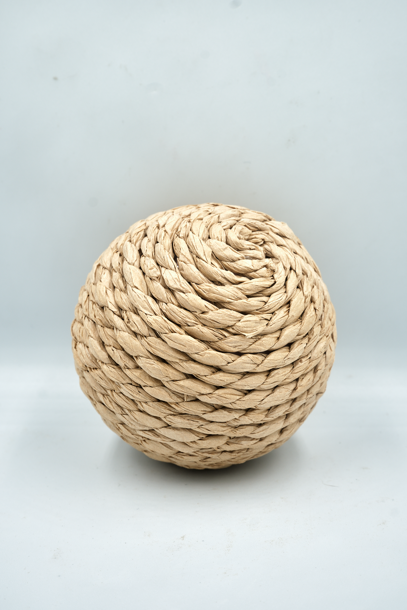 8 cm braided sisal cat toy ball – The Last Ball

durable sisal scratching ball for cats with rumble sound

heavy duty sisal cat ball for indoor scratching and play